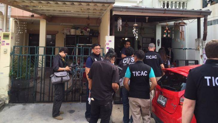 Police raid the home of Stephen Le Cornu in the Bangkok suburb of Bang Kapi on Tuesday. Photo: Lindsay Murdoch