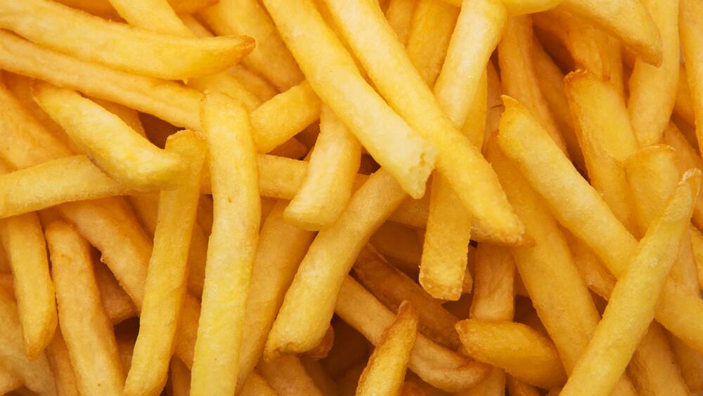 Hot chips are full of starch and cooked in seed oils - not a good combination if you are trying to lower your carb intake. Picture: Shutterstock